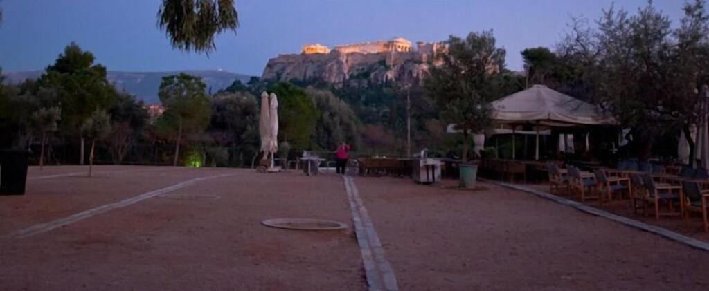 Acropolis Luxury Apartment With Balcony Atenas Exterior foto